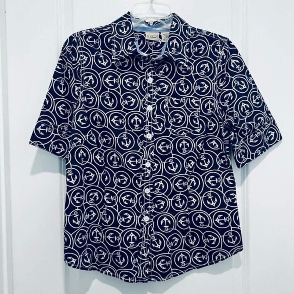 L.L. Bean Navy Nautical Short Sleeve Button Up Shirt in Women's Size Small
